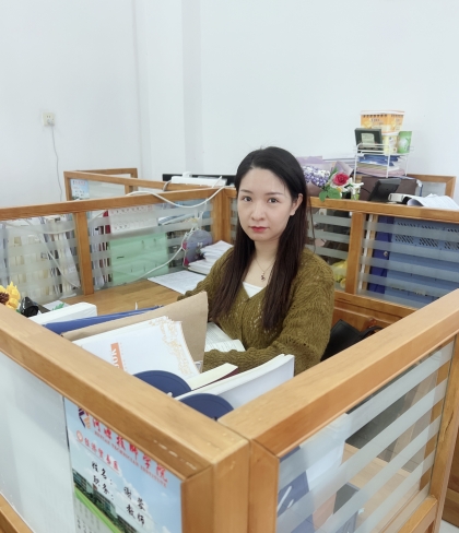 谢蓉，本科学历，会计讲师.jpg